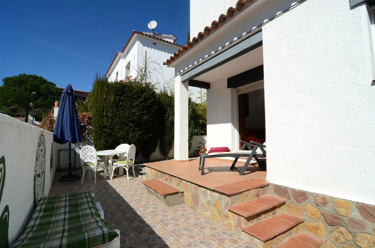 Avinguda Montgo Villa L'Escala Spain